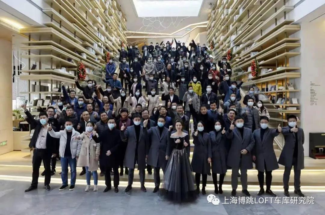 厦门全国一百多人在华侨城汉口道6号参观研讨LOFT专利车库技术！